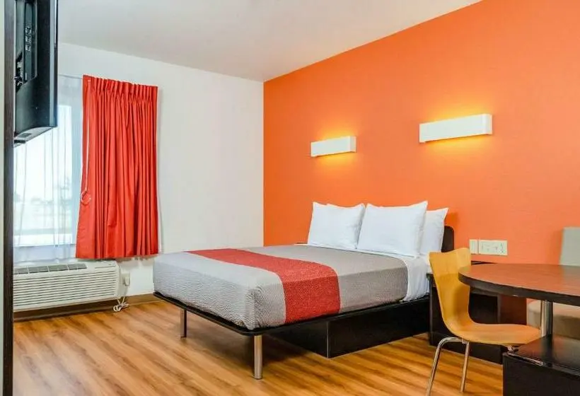 身障者適用スタンダードルーム, Motel 6 Livingston, Ca   Merced County