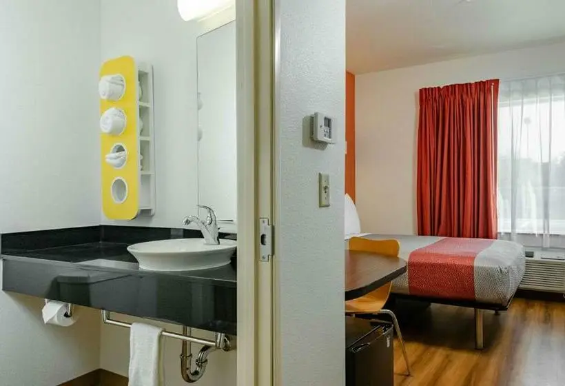 身障者適用スタンダードルーム, Motel 6 Livingston, Ca   Merced County