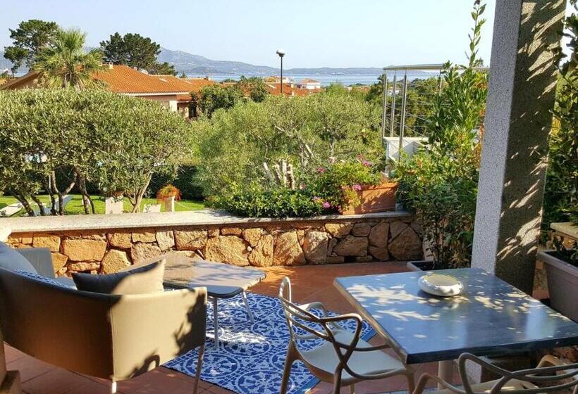 חדר דלוקס עם מרפסת נוף לים, Geco Di Giada Art Suites   Adult Only