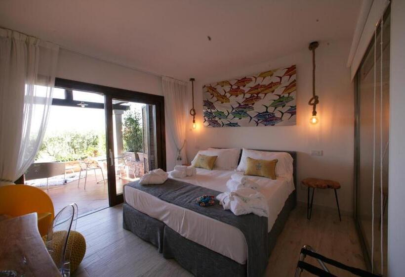 חדר דלוקס עם מרפסת נוף לים, Geco Di Giada Art Suites   Adult Only