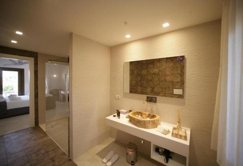 اتاق استاندارد با تخت بزرگ, Geco Di Giada Art Suites   Adult Only