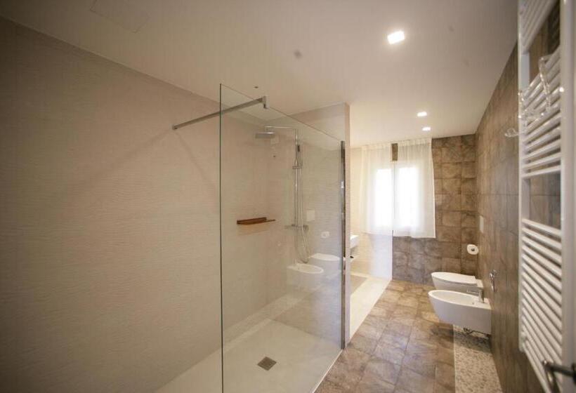 חדר סטנדרט עם מיטת קינג, Geco Di Giada Art Suites   Adult Only