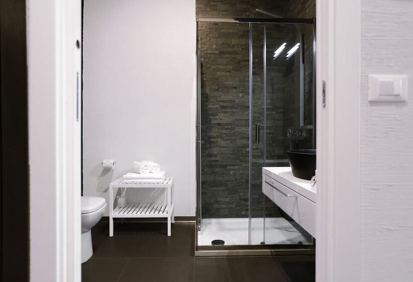 اتاق اجرایی, Tergeste