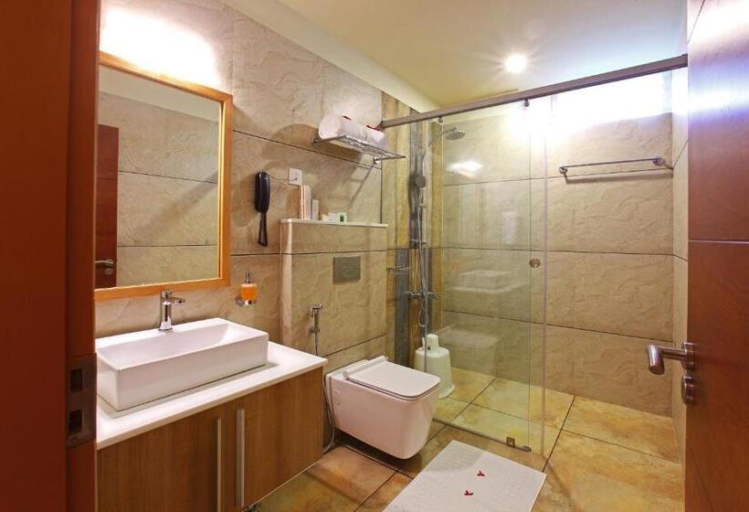 اتاق لوکس, Woodnote Thekkady