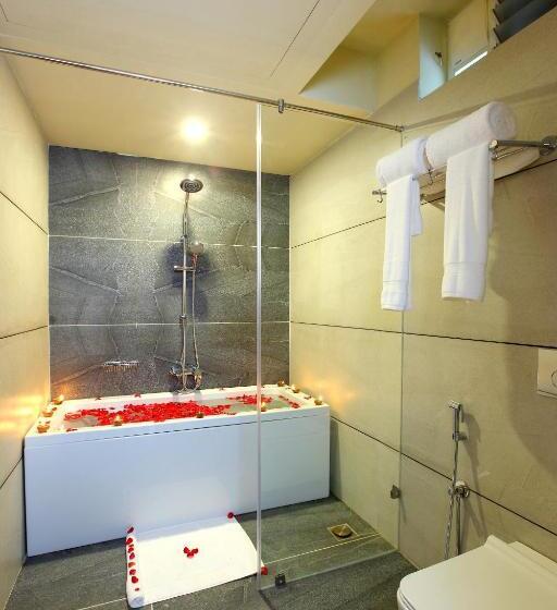 اتاق لوکس, Woodnote Thekkady