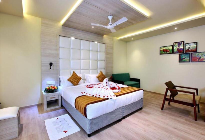 سوئیت با بالکن, Woodnote Thekkady