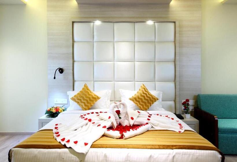 سوئیت با بالکن, Woodnote Thekkady