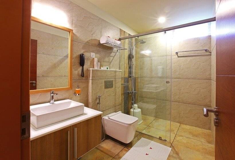 اتاق لوکس, Woodnote Thekkady