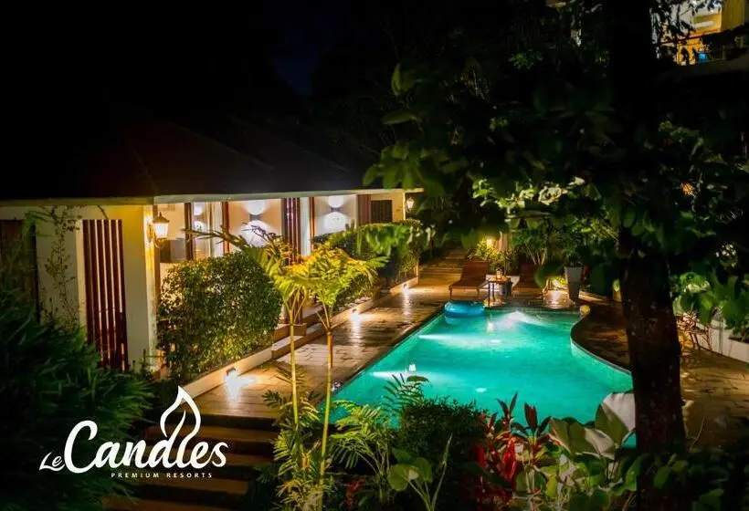 اتاق استاندارد با چشم‌انداز استخر, Le Candles Resort