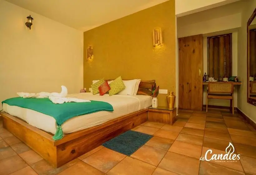 اتاق استاندارد با چشم‌انداز استخر, Le Candles Resort