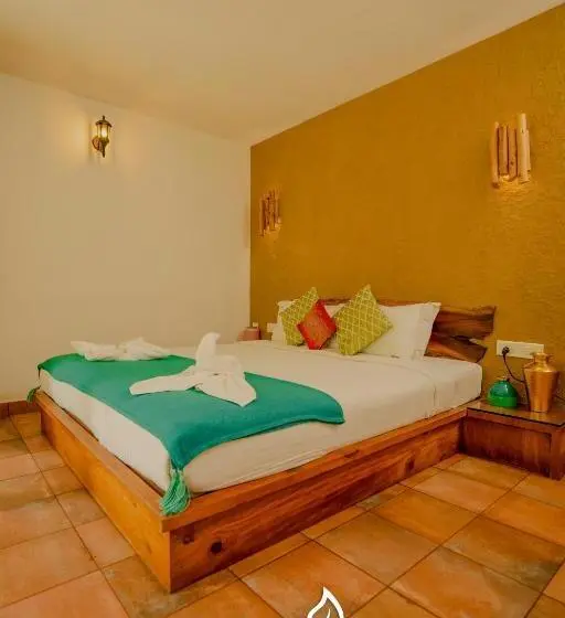اتاق استاندارد با چشم‌انداز استخر, Le Candles Resort