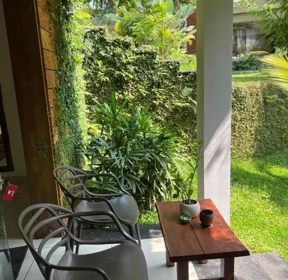 اتاق استاندارد با چشم‌انداز باغ, Le Candles Resort