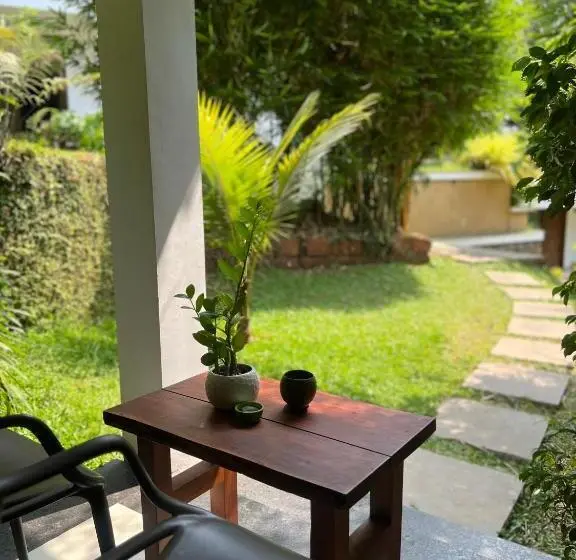 اتاق استاندارد با چشم‌انداز باغ, Le Candles Resort