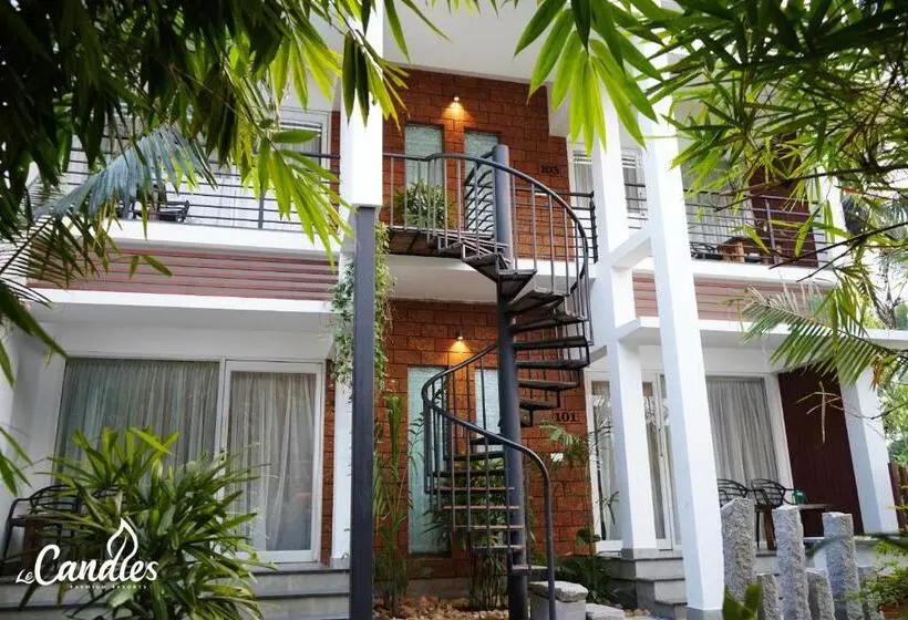 اتاق لوکس با بالکن, Le Candles Resort