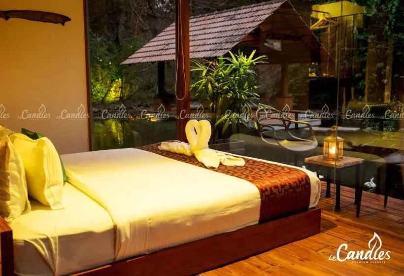 اتاق استاندارد با چشم‌انداز دریاچه, Le Candles Resort