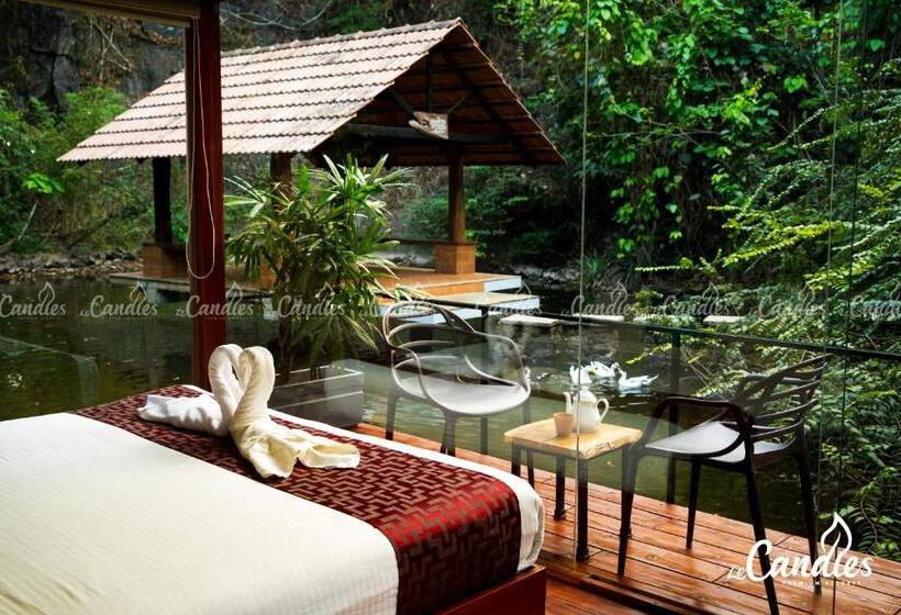 스탠다드 룸 호수 전망, Le Candles Resort