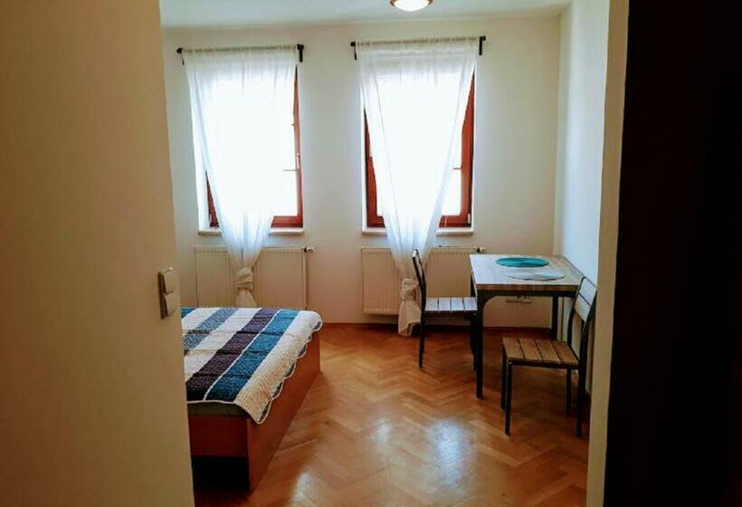 اتاق استاندارد, Fairy Tale Prague From Lev I Sova