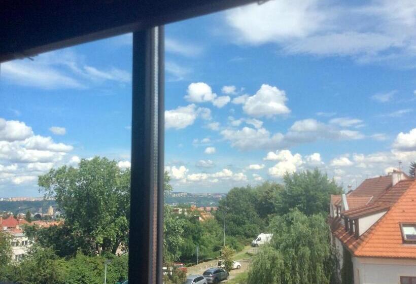 اتاق سوپریور خانوادگی, Fairy Tale Prague From Lev I Sova