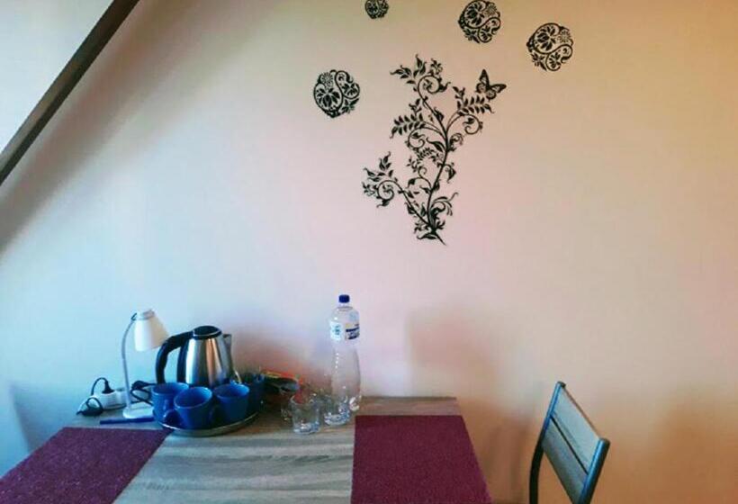 اتاق سوپریور خانوادگی, Fairy Tale Prague From Lev I Sova