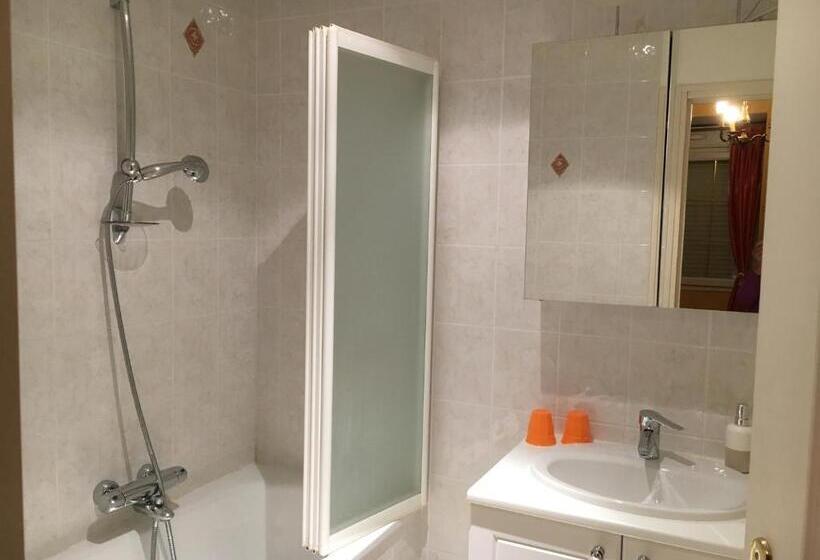 带花园景观的标准三人间, Orchidee Rose