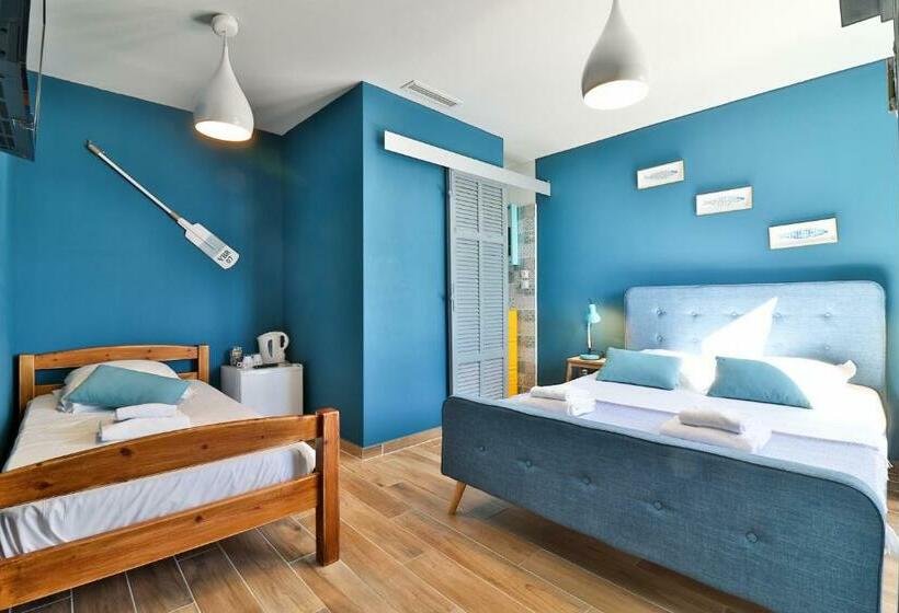 غرفة قياسية ثلاثية, Hôtel La Bastide