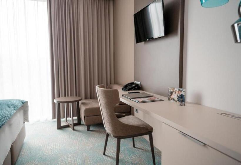 חדר סטנדרט, Seven