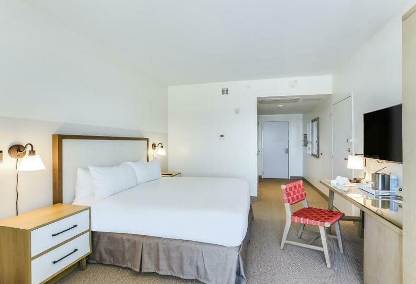 Стандартный Номер Кровать Кинг, The Lodge At Gulf State Park, A Hilton