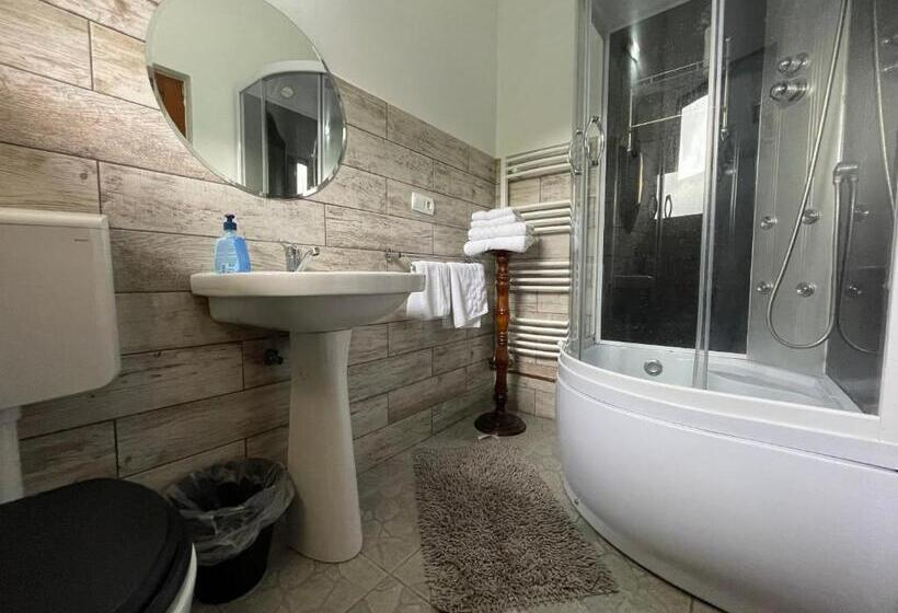 Номер Стандарт Трехместный, Gama Restaurant Cazare