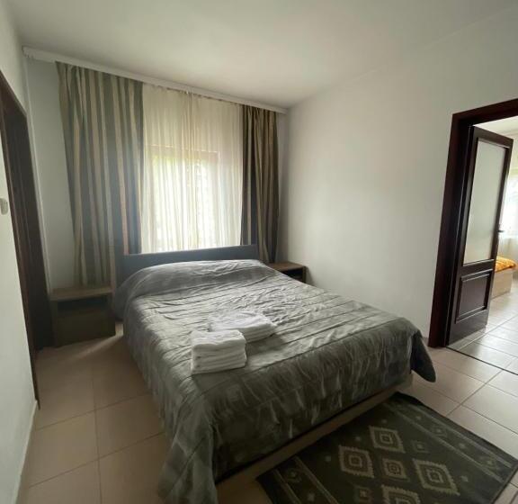 Апартаменты 2 Спальни, Gama Restaurant Cazare