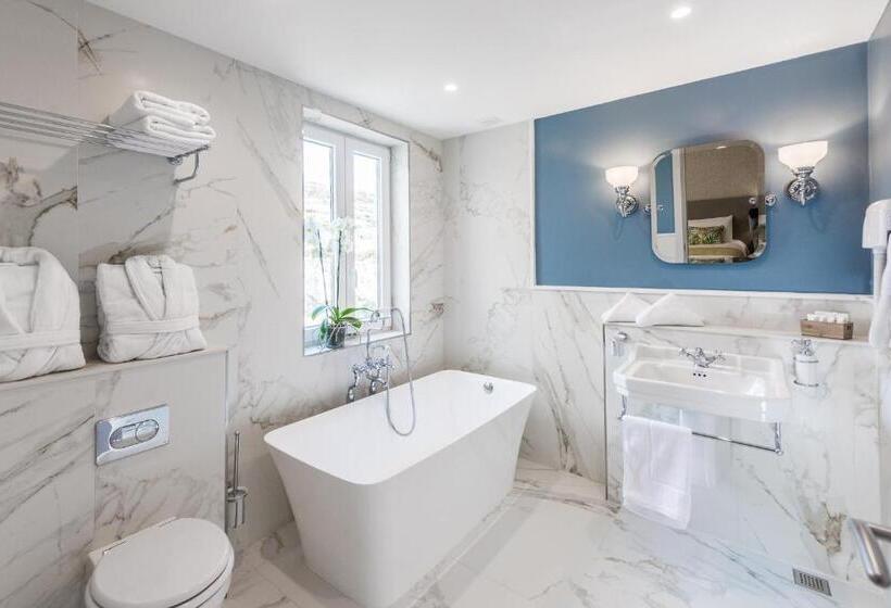 اتاق لوکس, Cesca S Boutique