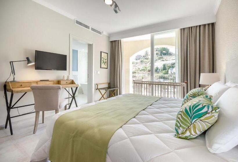 اتاق سوپریور, Cesca S Boutique