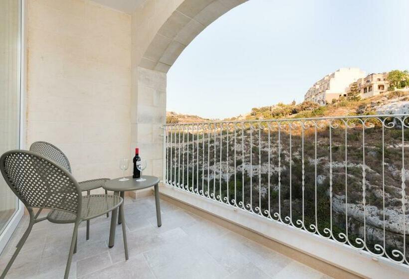 اتاق لوکس, Cesca S Boutique