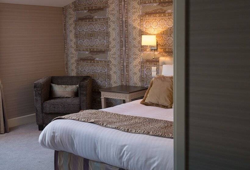 غرفة قياسية, Le Square