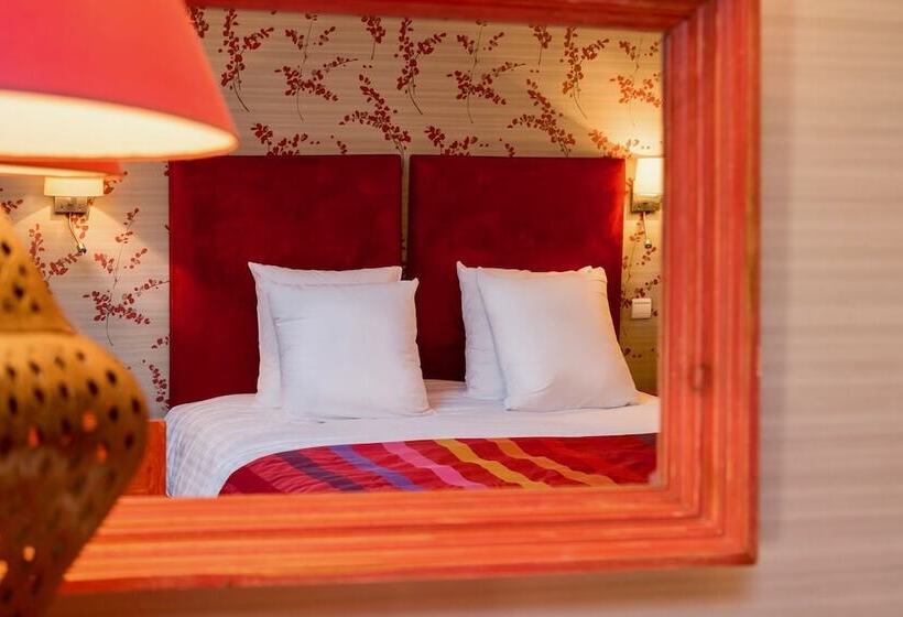 غرفة قياسية, Le Square