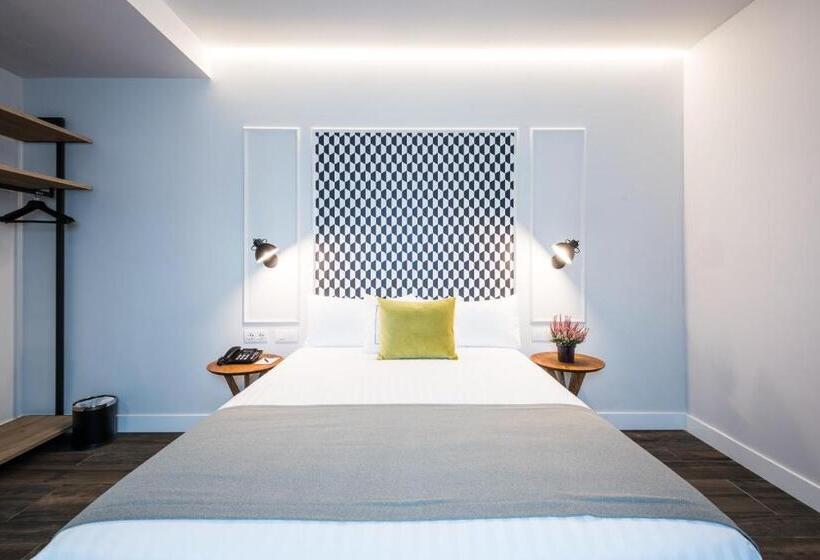 חדר בסיסי, Intelier Victoria