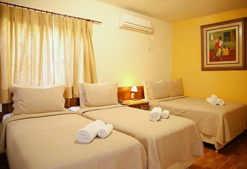 اتاق استاندارد چهار تخته, Pousada Das Cavalhadas