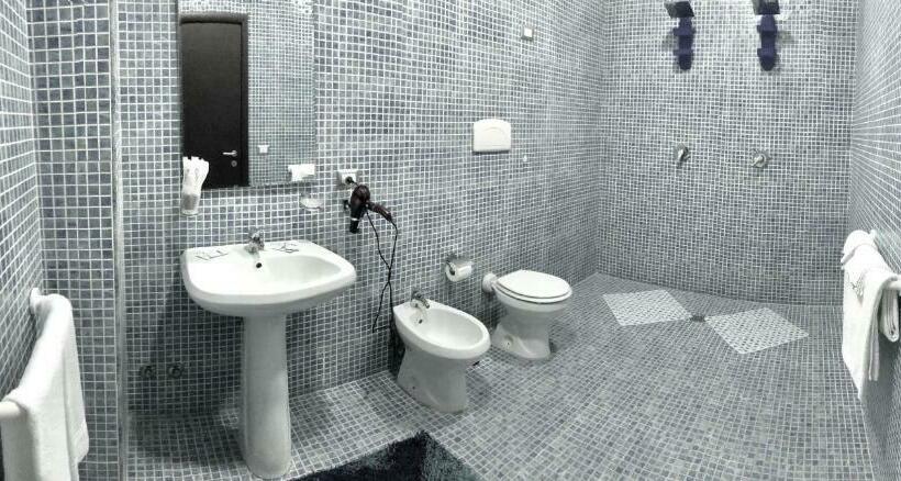 带按摩浴盆的套房, Glamour