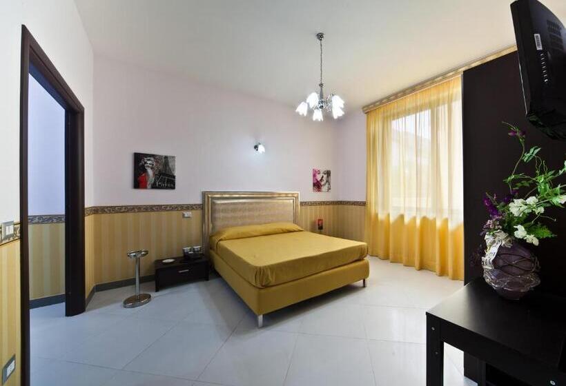 标准三人间, Glamour