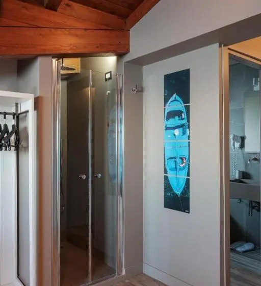 اتاق لوکس با چشم‌انداز دریا, Il Casato Deluxe Rooms