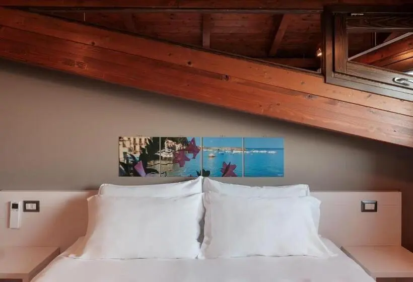 اتاق لوکس با چشم‌انداز دریا, Il Casato Deluxe Rooms