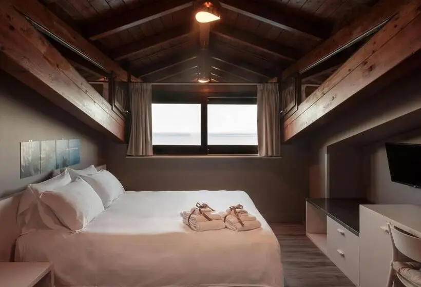 اتاق لوکس با چشم‌انداز دریا, Il Casato Deluxe Rooms