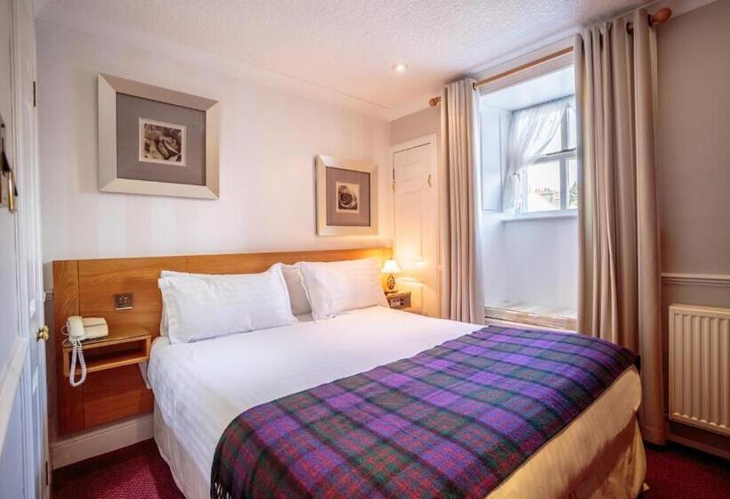 סוויטה משפחתית, The Waterfront