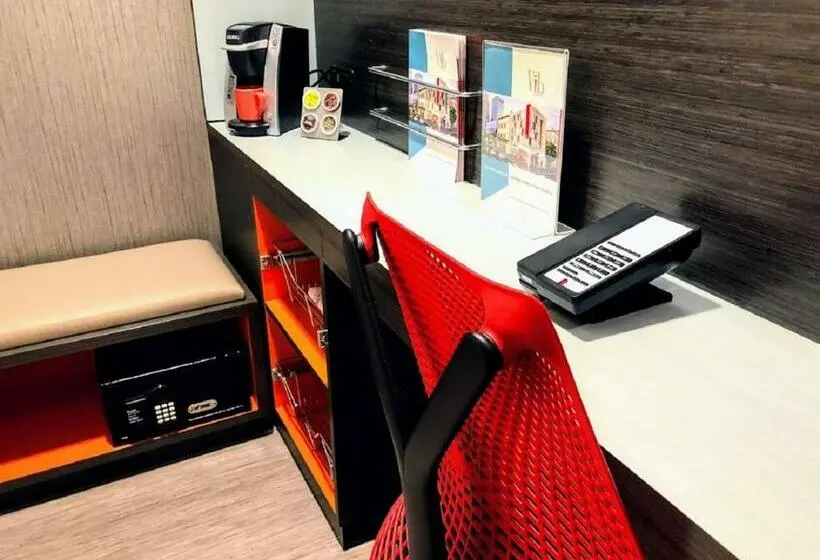 身障者適用キングサイズベッドルーム, Vīb Best Western Springfield