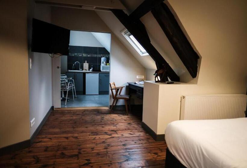 غرفة قياسية, The Nest