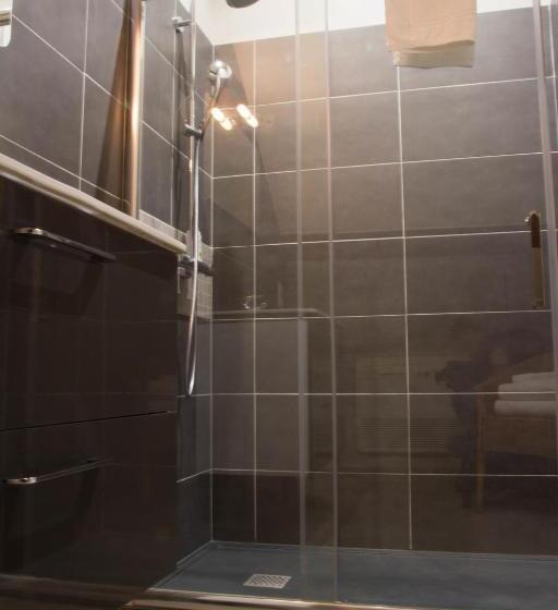 غرفة قياسية, The Nest