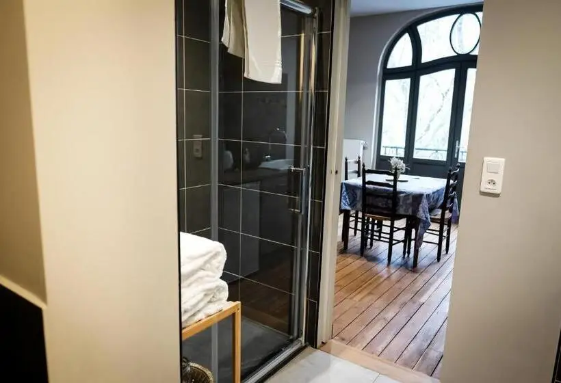 バルコニー付き１ベッドルームアパートメント, The Nest