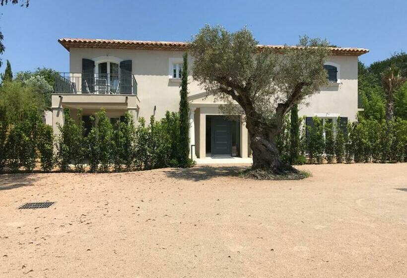 חדר סטודיו סטנדרד, Windward