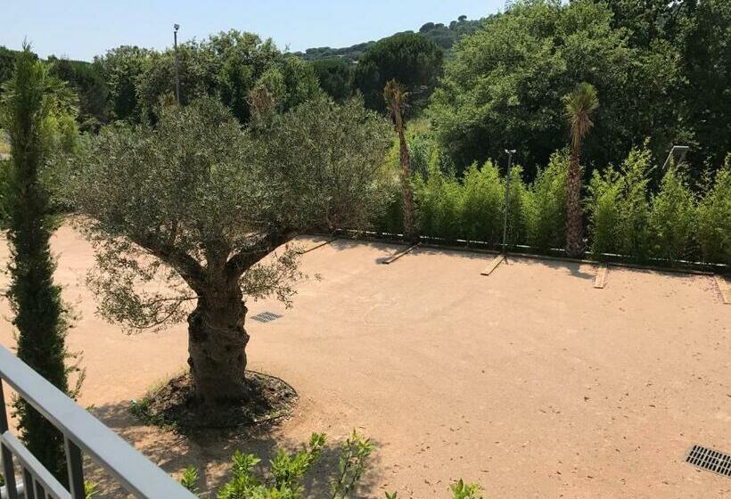 חדר סטודיו סטנדרד, Windward