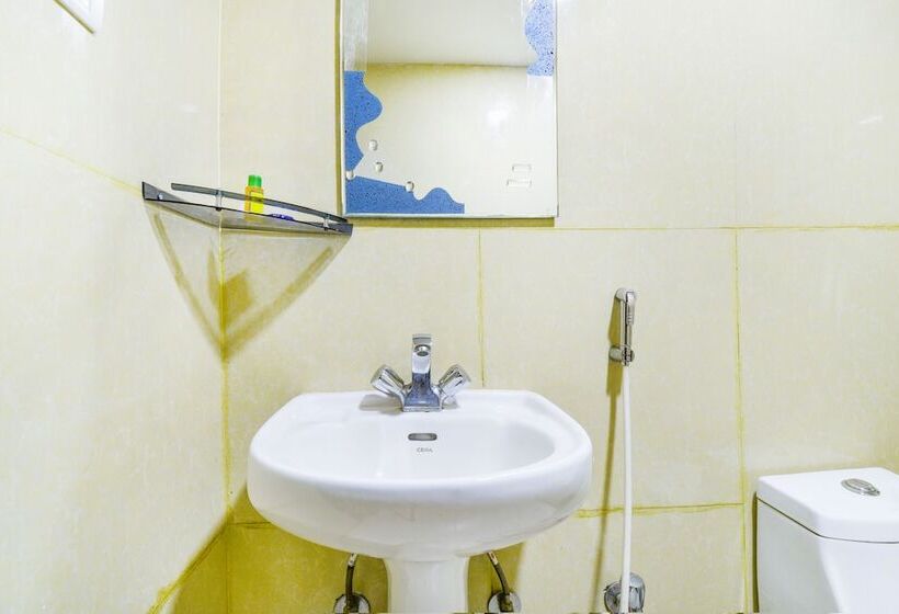 Quarto Deluxe, Fabhotel Pentagon Next   Bhubaneswar Railway Station