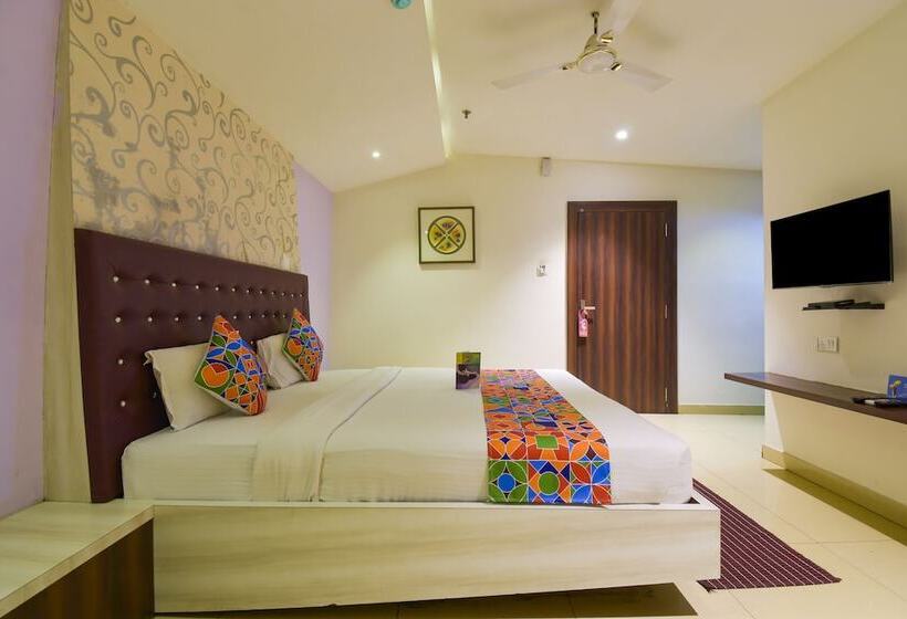 Quarto Deluxe, Fabhotel Pentagon Next   Bhubaneswar Railway Station